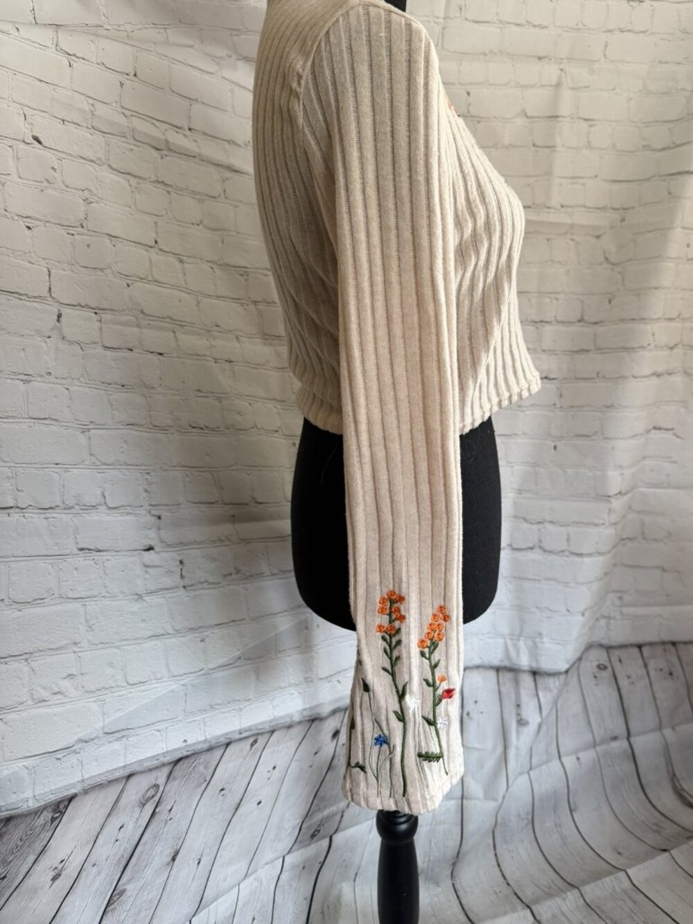 Romwe Cream Ribbed Crop Top | Wildflower Embroidery | Bell Sleeves | Cottagecore - Picture 2 of 4